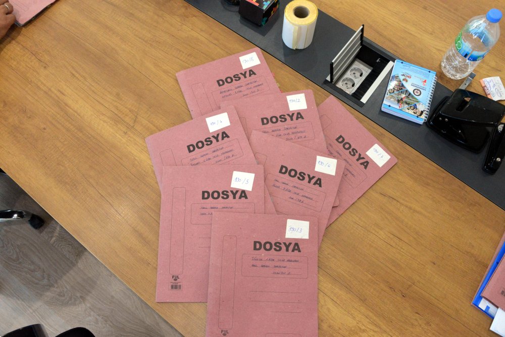 Banka kartını arkadaşına verdi, başına gelmeyen kalmadı