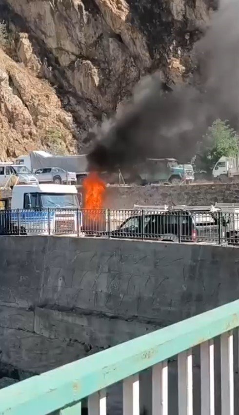 LPG’li otomobil alev alev yandı