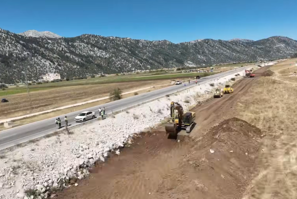 beysehir-derebucak-antalya-kara-yolunda-duble-yol-calismalari-basladi-1.png
