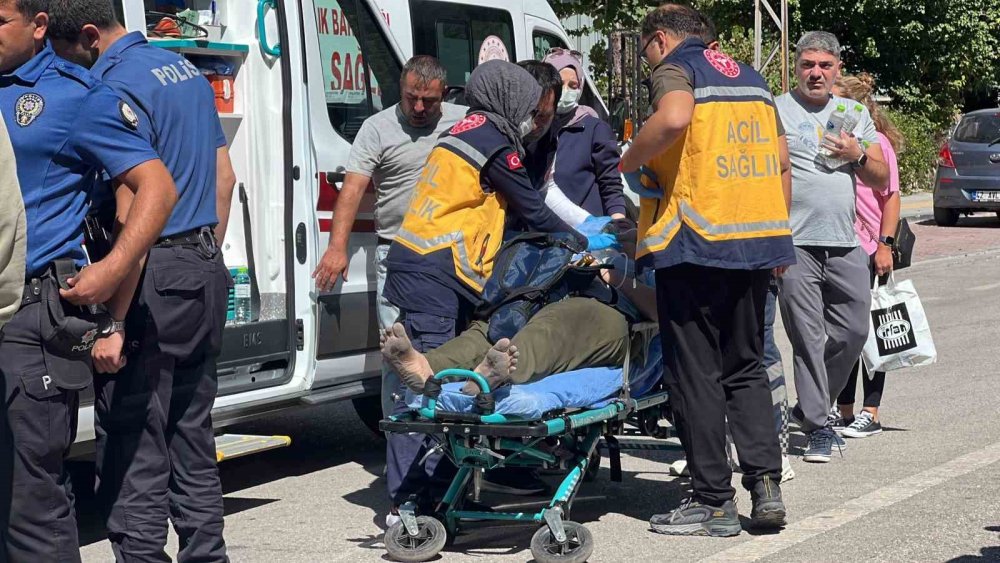 Konya merkezde 4 katlı bina yangın!