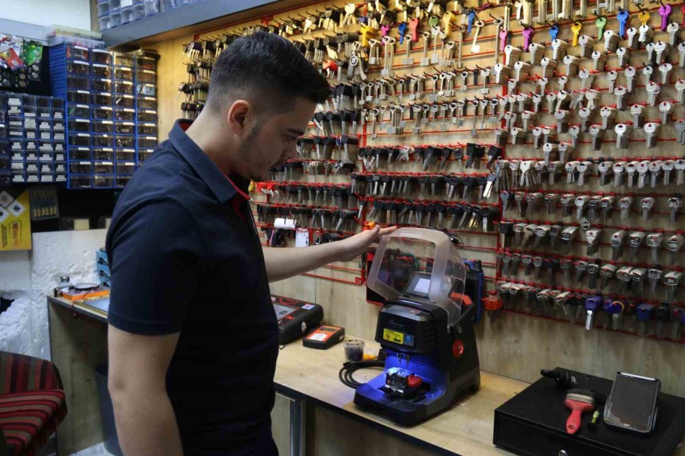 Çilingirden araç sahiplerine uyarı