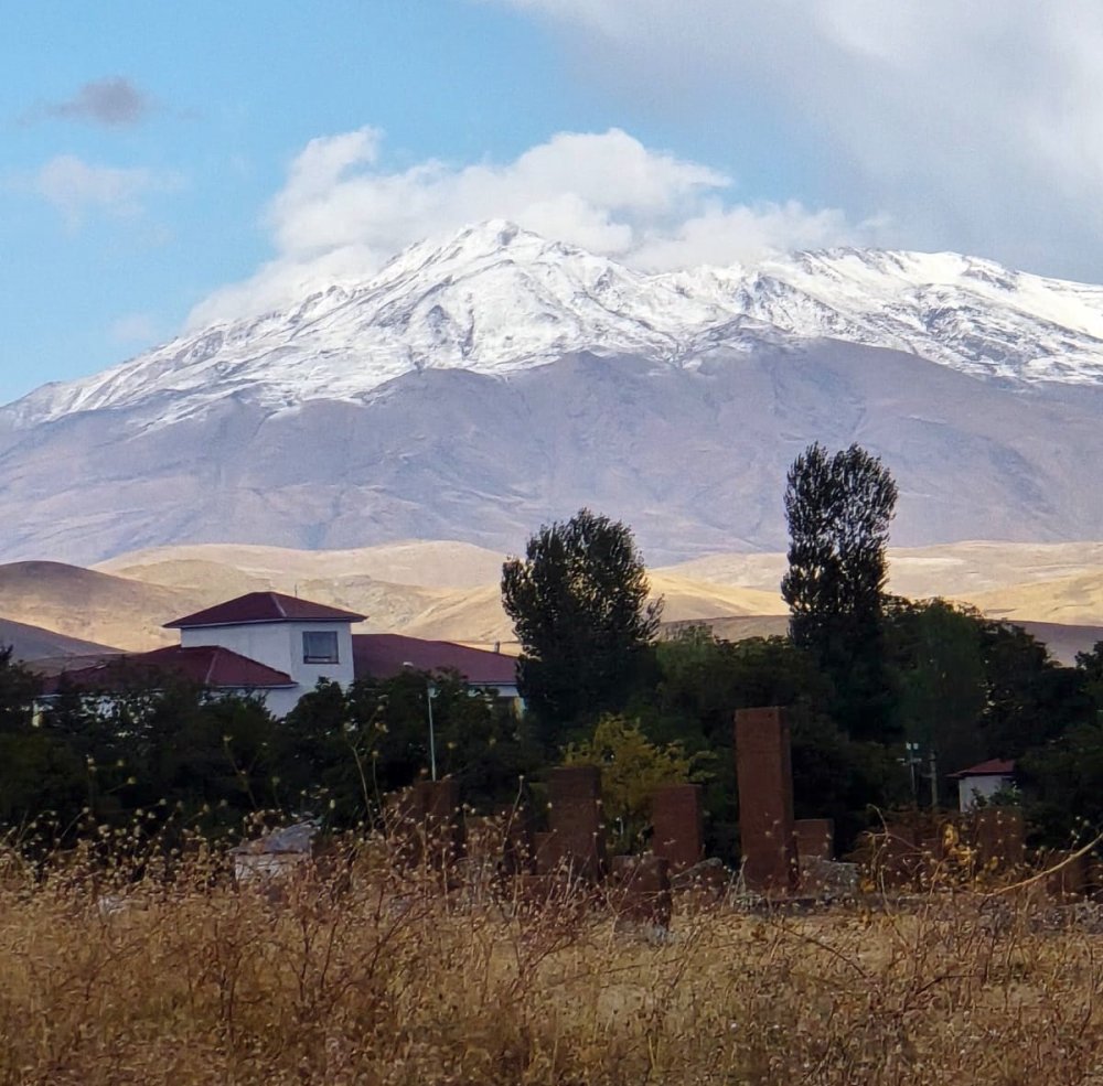 Süphan Dağı beyaza büründü