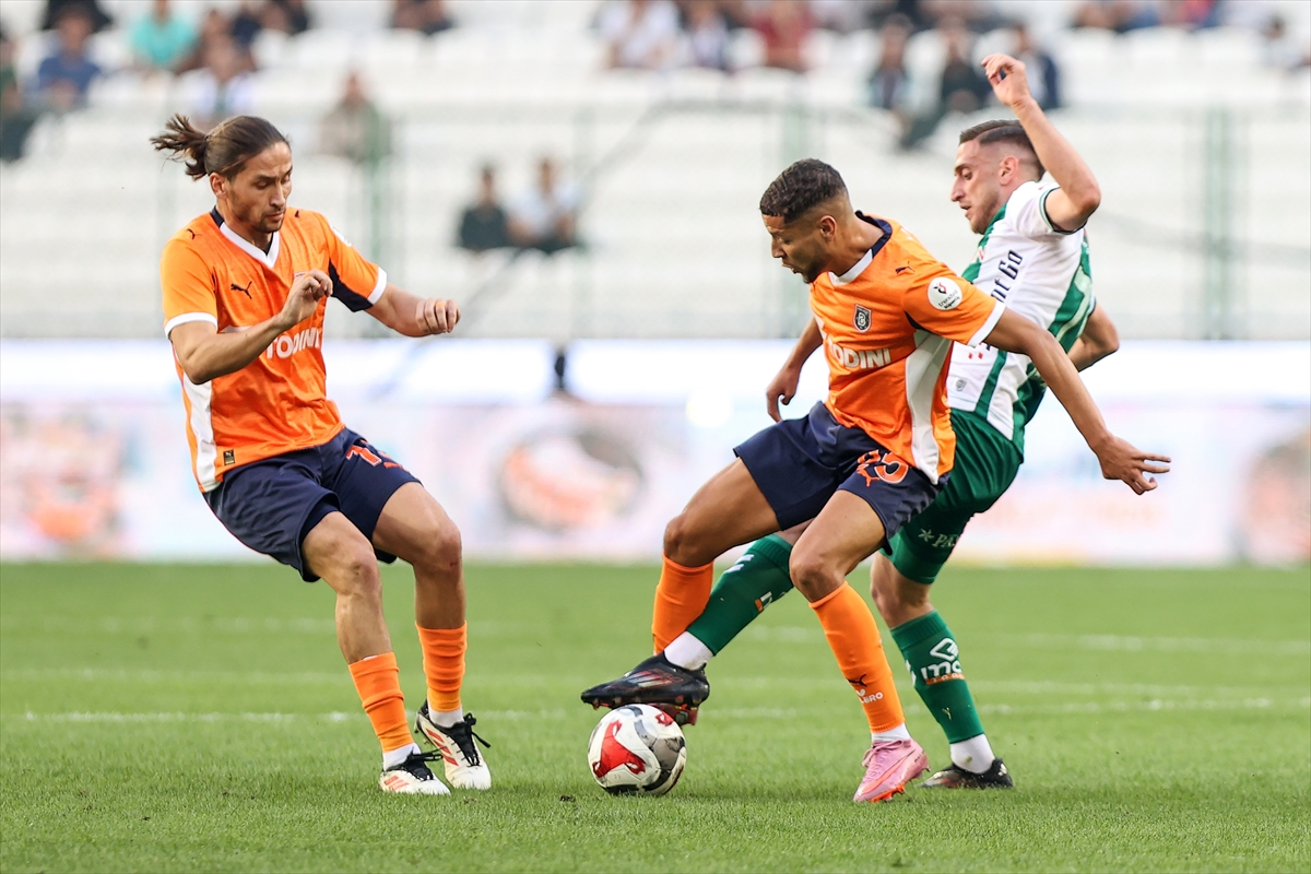aa-20250928-39251657-39251651-tumosan-konyaspor-rams-basaksehir.jpg