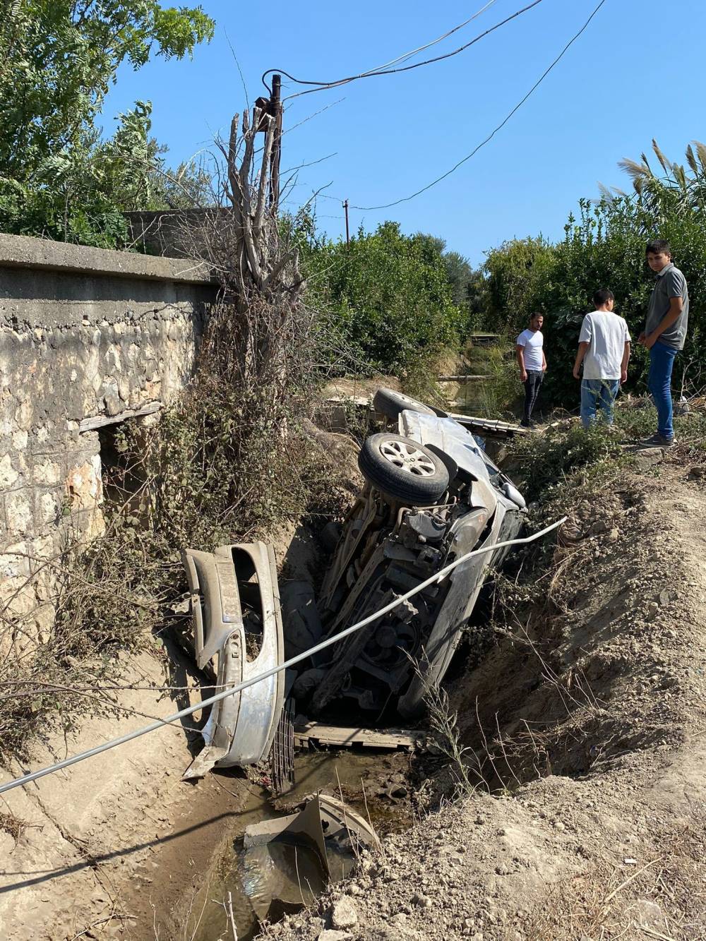 Elektrik çarptı, hastaneye götürülürken trafik kazasında öldü