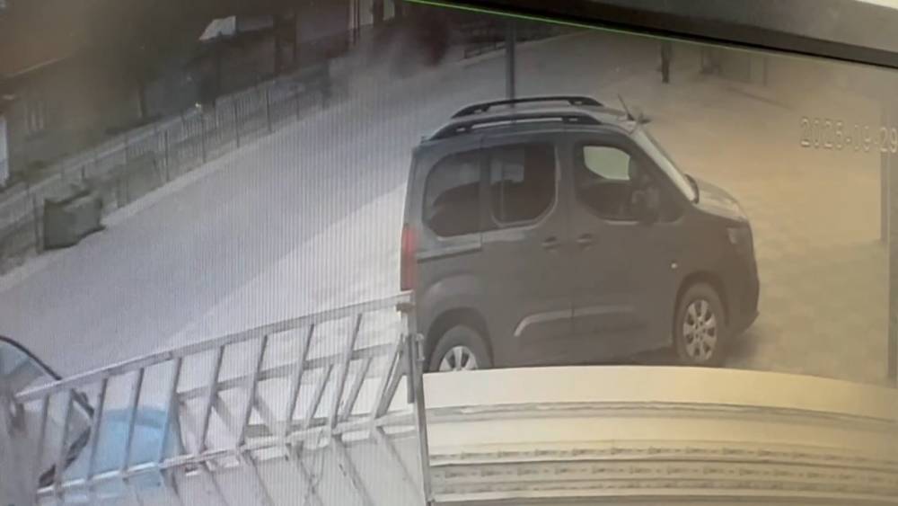 Konya merkezde otomobil, kanalına uçtu! Genç kız hayatını kaybetti