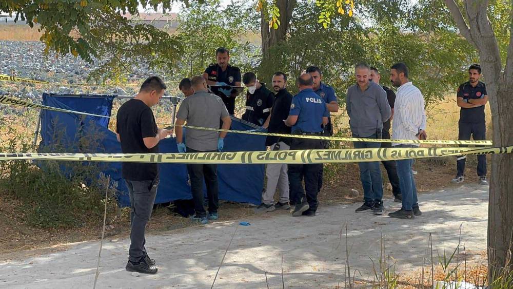 Konya merkezde yol kenarında bir gencin cesedi bulundu