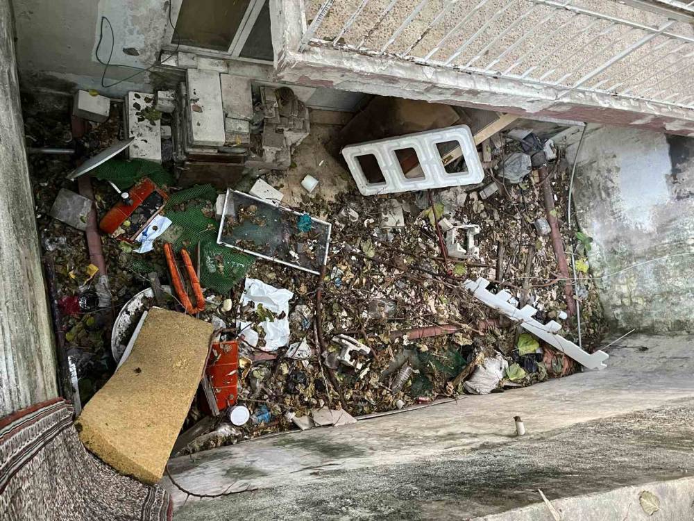 Apartmanda ‘çöp ev’ isyanı