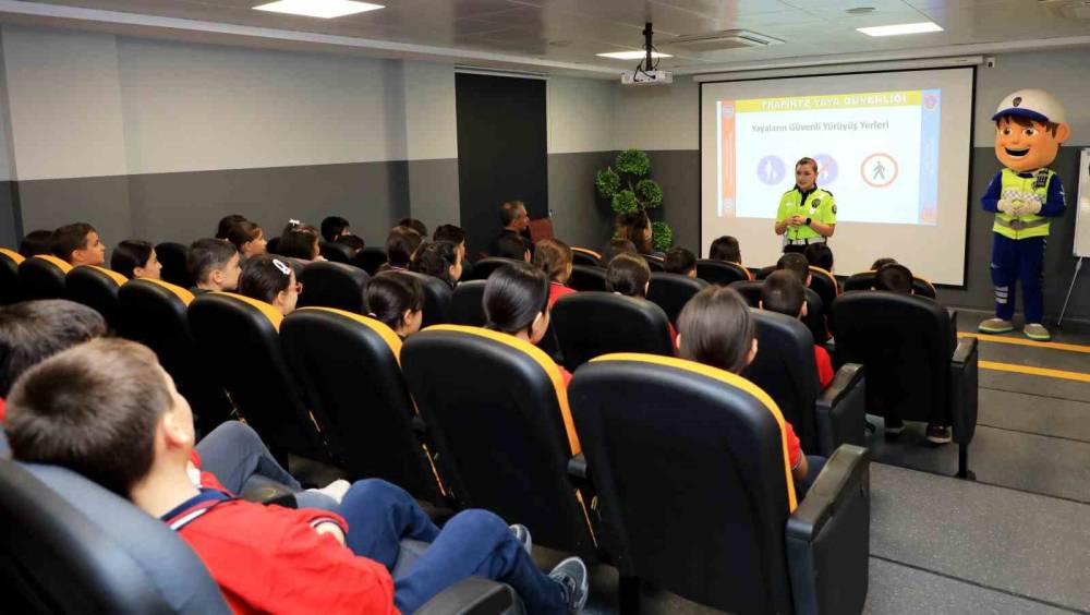 Konya'daki okulda yeni dönem... 16 bin öğrenci faydalanacak