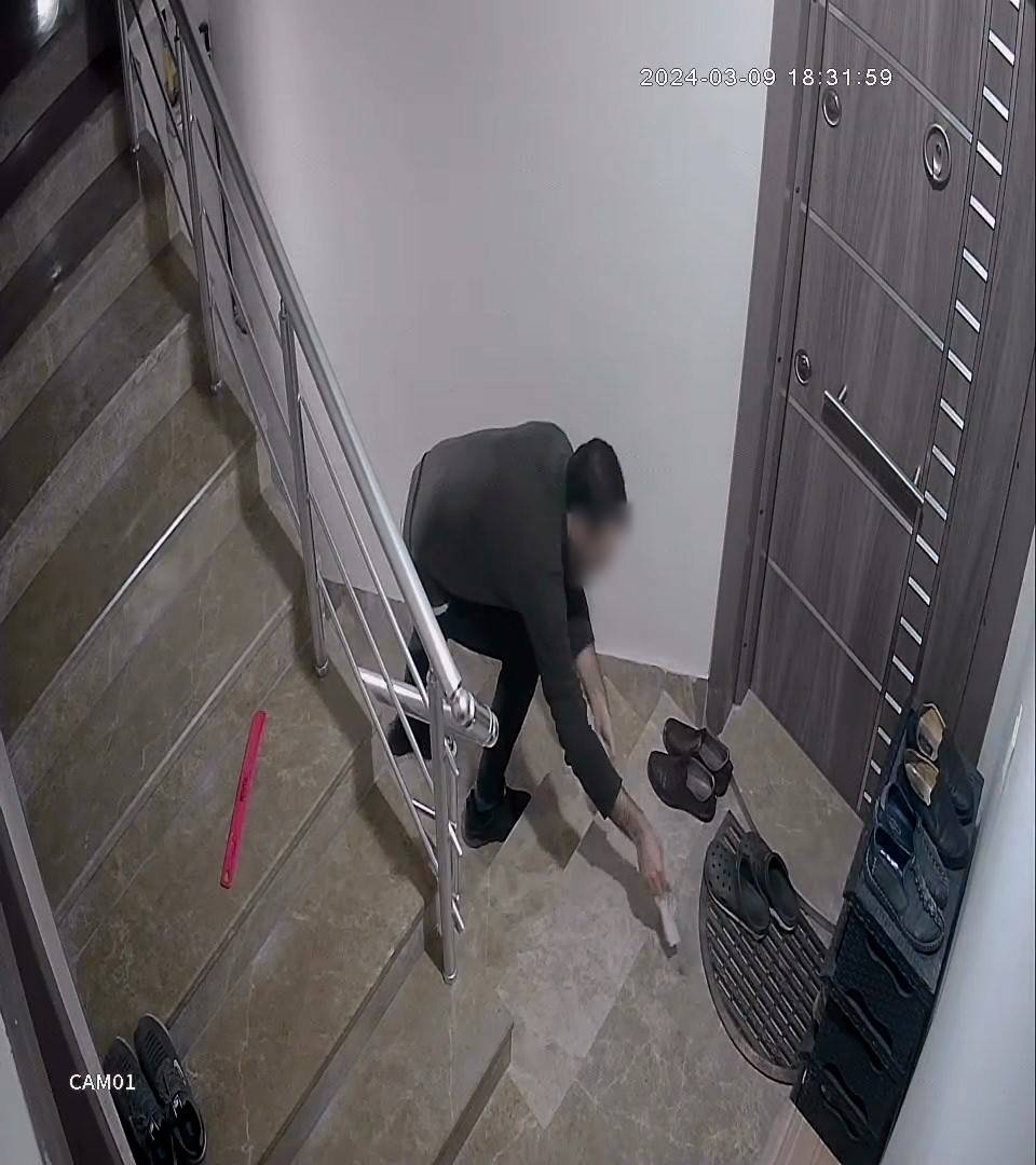 Komşularını canından bezdirdi