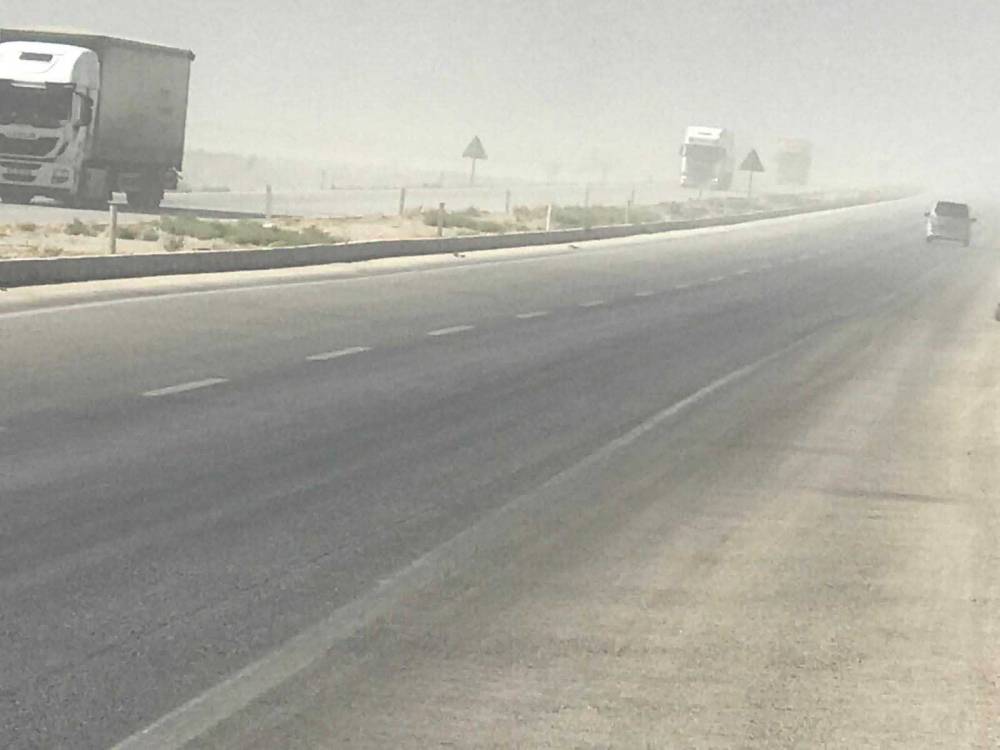 Konya'da kum fırtınası etkili oldu,sürücüler zor anlar yaşadı