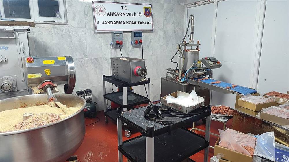 Skandal! 17 ton bozuk et ele geçirildi