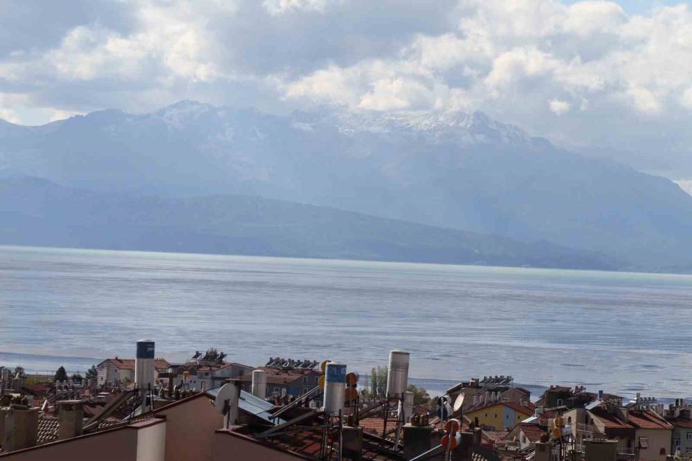 Kış, Konya'ya giriş yaptı... Dedegül zirvesine mevsimin ilk karı düştü