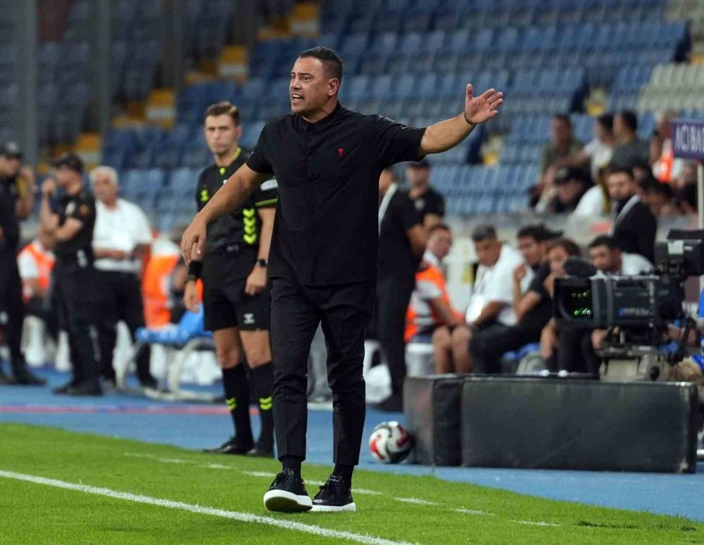 Süper Lig’de teknik direktör kıyımı devam ediyor