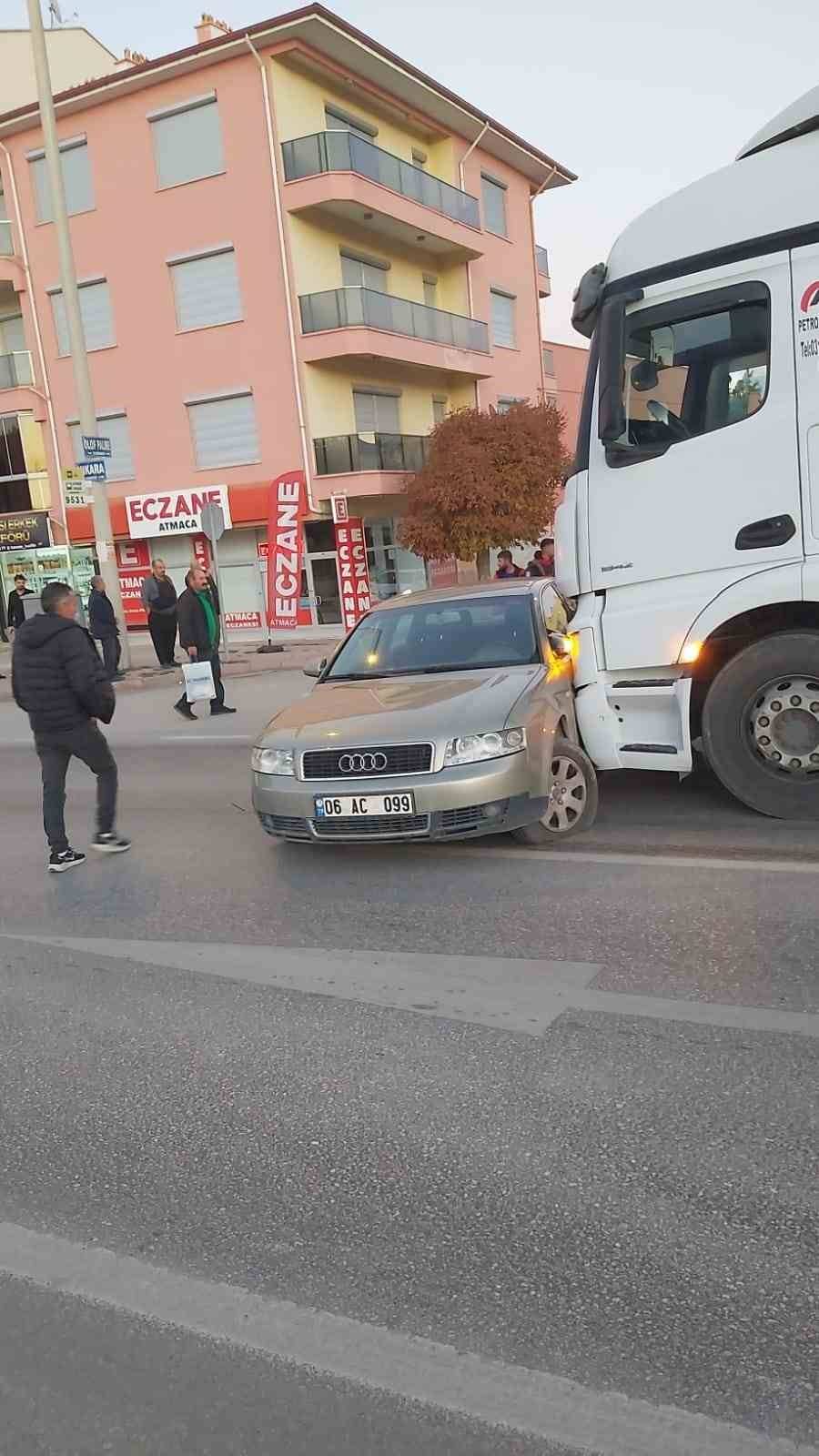 Konya'da tanker ile otomobil çarpıştı