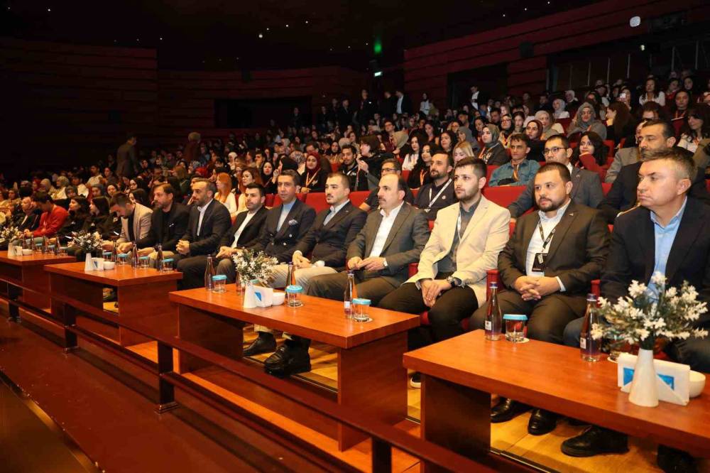 Konya'da "Kademe Kariyer Zirvesi" yapıldı