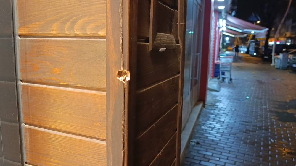 6 ay önce kendisini vuran kişiye silahla saldırdı