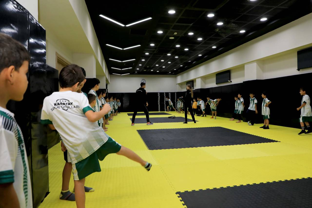 karatay-kis-spor-okullari-2.jpg