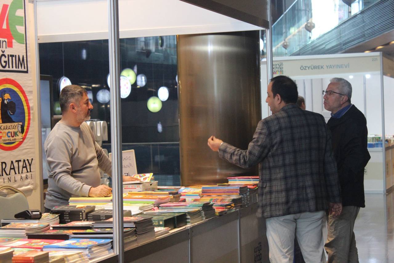 konya-kitap-gunleri-3.jpg