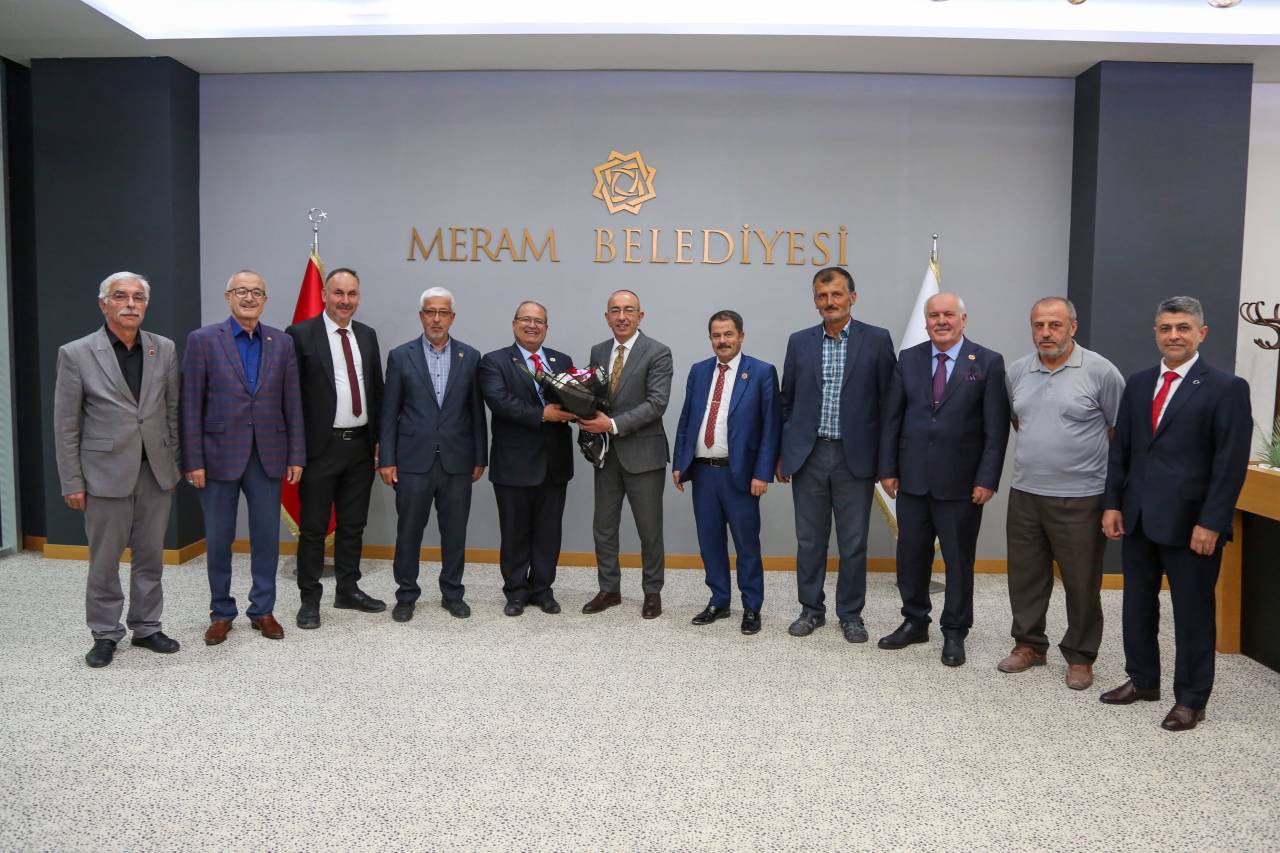meram-belediye-baskani-mustafa-kavus-iki-ayri-bulusmada-meram-muhtarlariyla-bir-araya-geldi-1.jpg