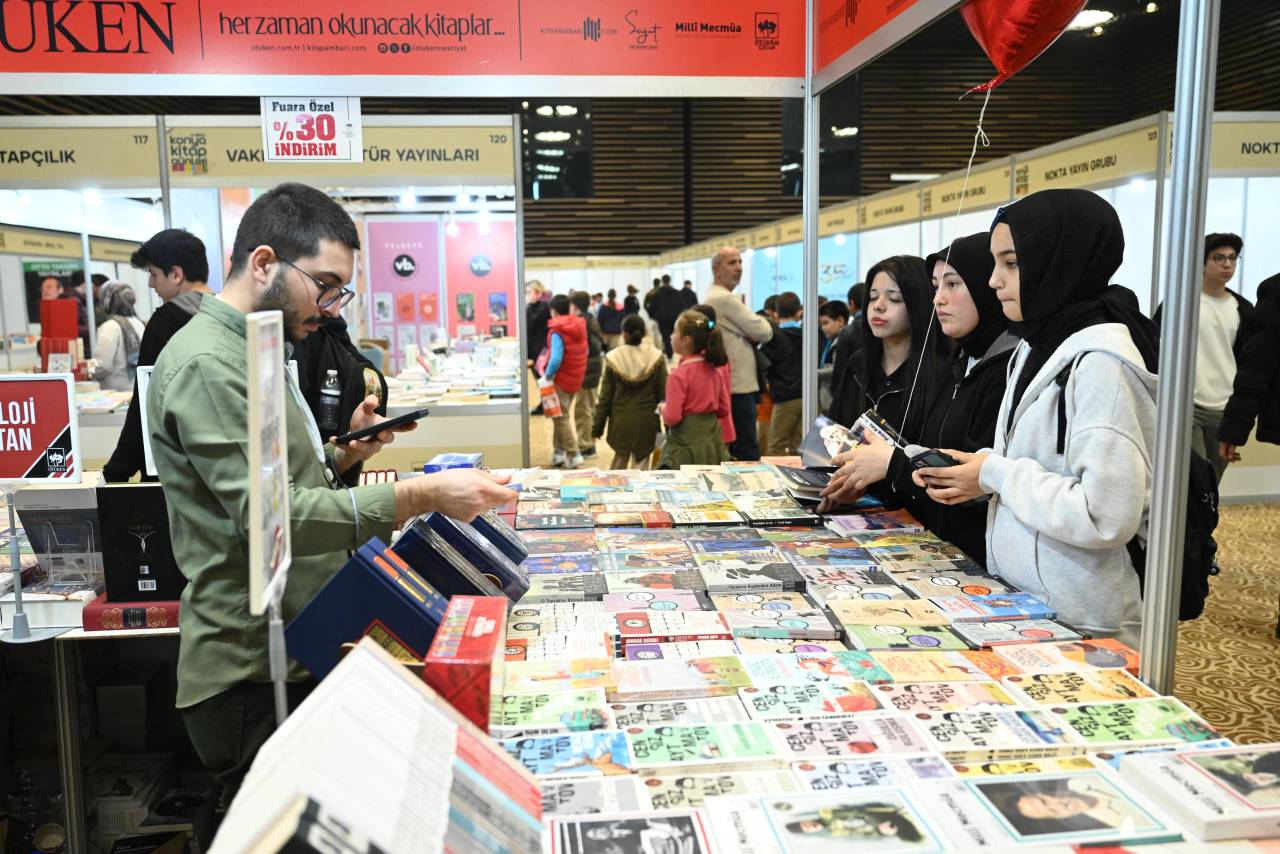 konya-kitap-gunleri-2.jpg