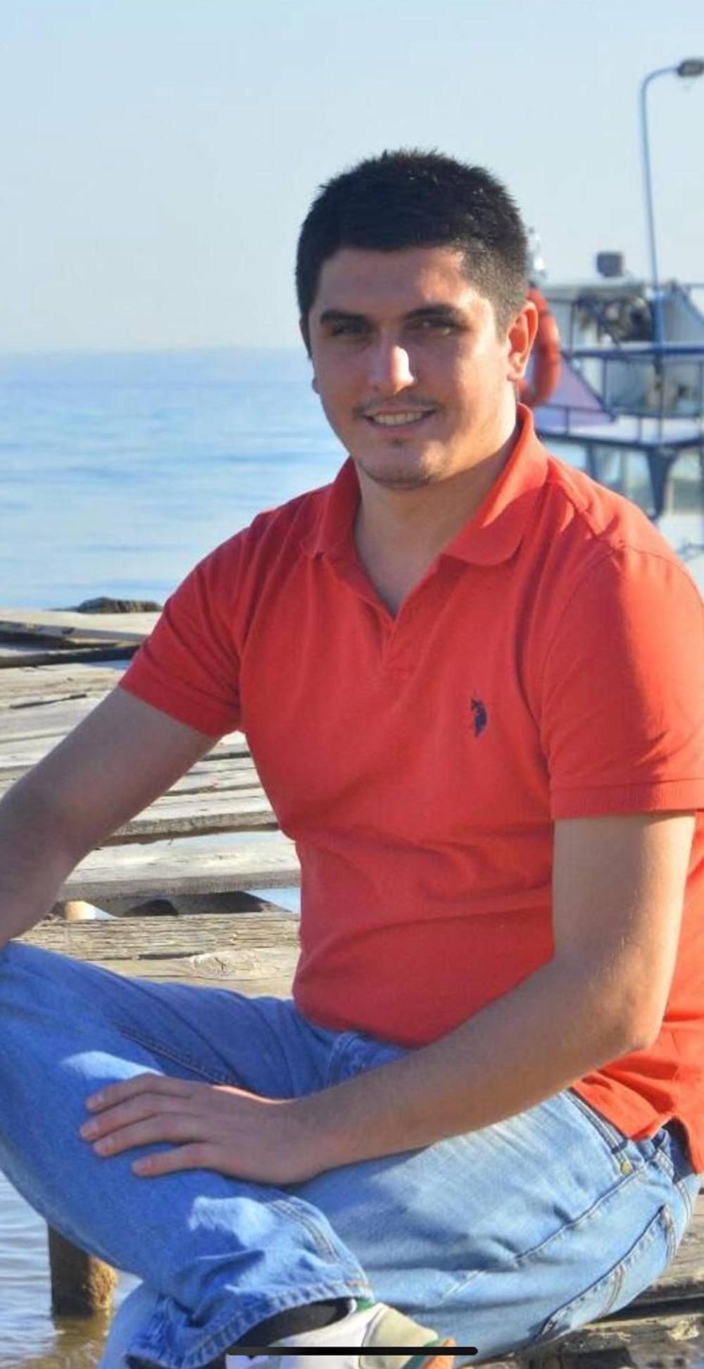 Otomobil bariyere çarptı: 2 ölü, 1 yaralı