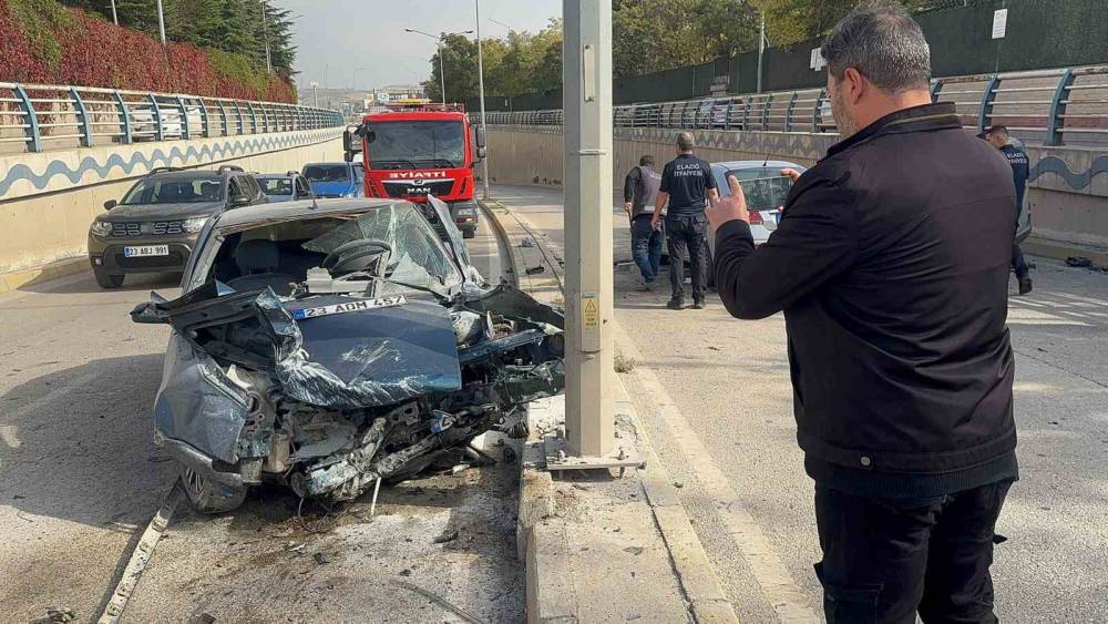 Zincirleme trafik kazası: 1 ölü, 4 yaralı