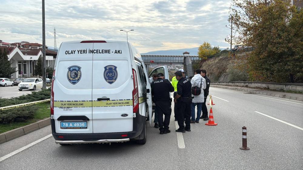 Kamyonetle çarpışan motosikletin sürücüsü öldü