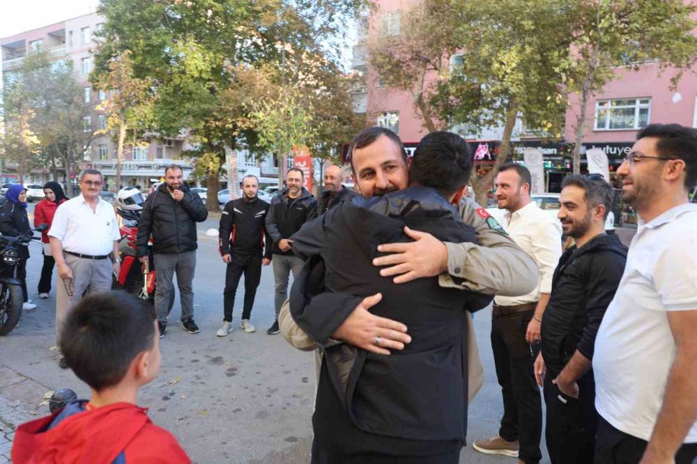 Hayali babası ile gitmekti... Konya'dan burukbaşlayan 15 bin km umre yolculuğu