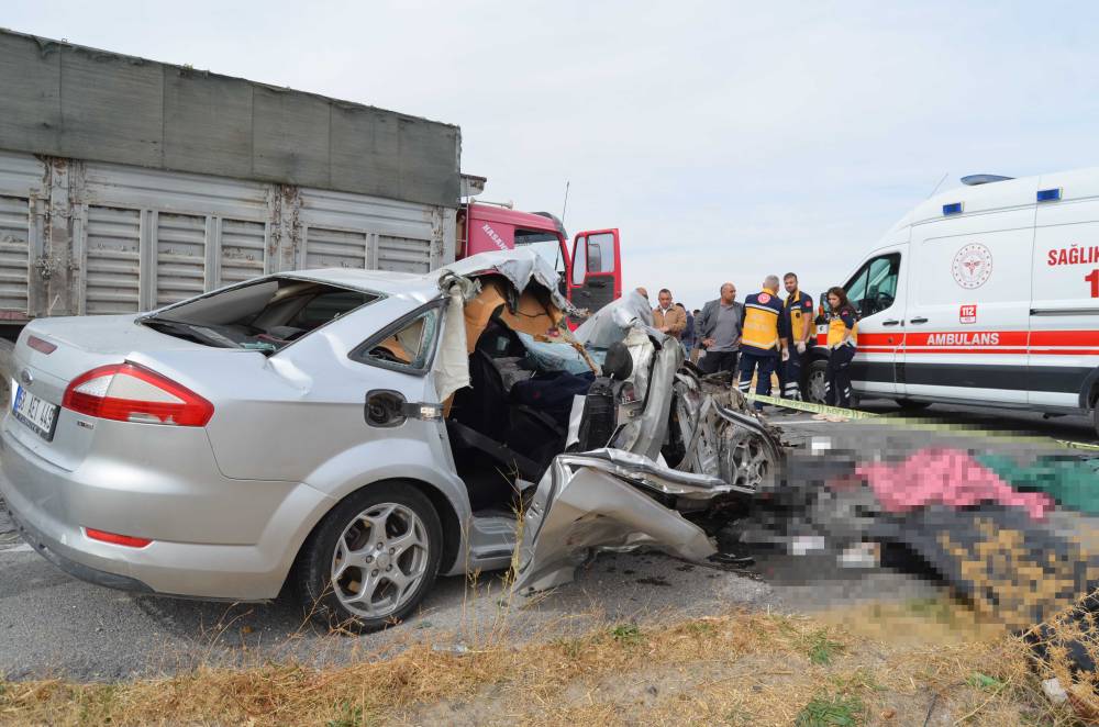 5 gün önce kazada 3 oğlu ölen anne kalp krizi geçirip yaşamını yitirdi