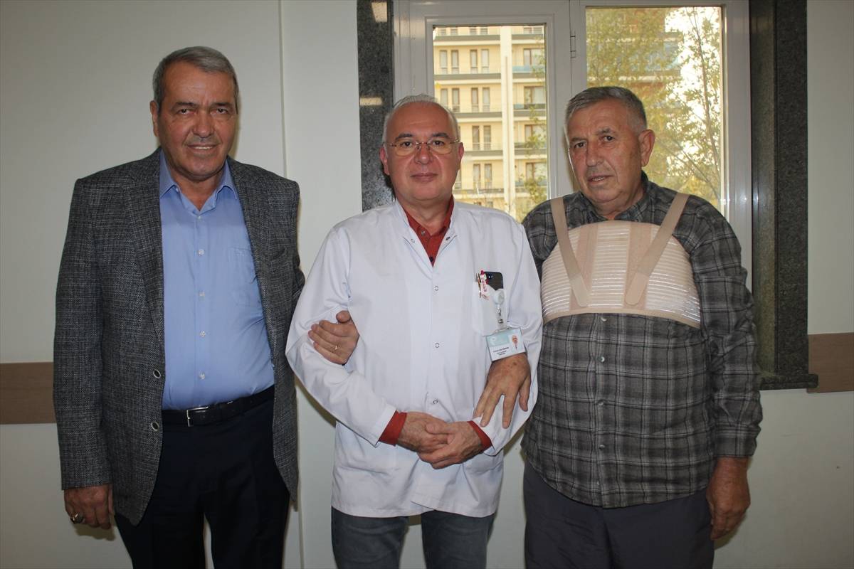 bir-gun-arayla-bypass-ameliyati-olan-agabey-ile-kardes-taburcu-edildi.jpg