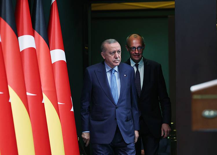 cumhurbaskani-erdogan-almanya-basbakani-friedrich-merz-ile-gorustu-4.jpg