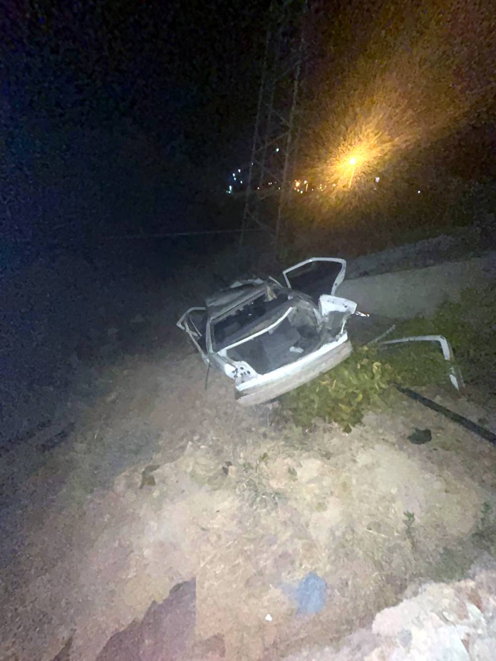 Otomobil, şarampole uçtu! Genç yaşta hayatını kaybetti