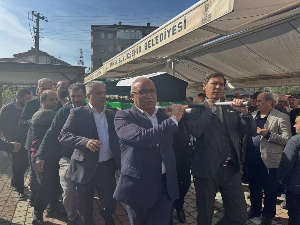 Şehadet haberini duyunca 'Vatan sağ olsun' diyen şehit babası, toprağa verildi