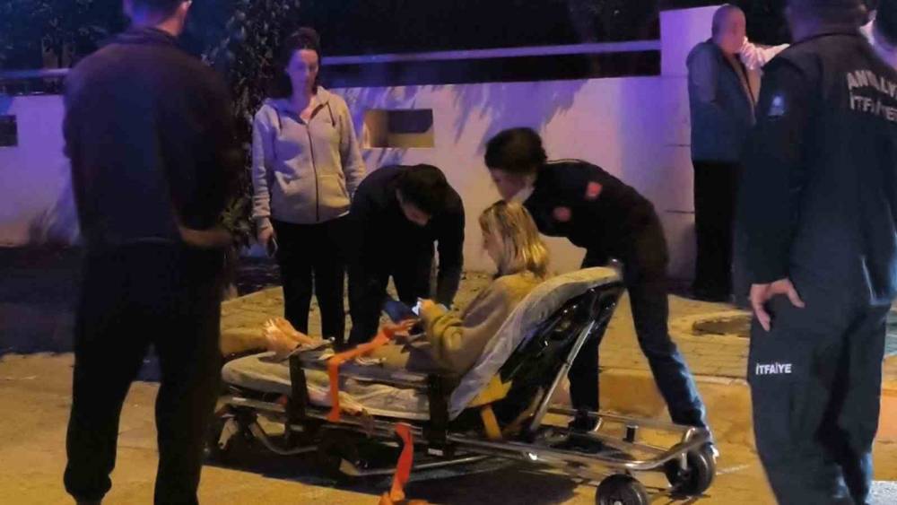 Evde yakılan mumlar yangına sebep oldu!