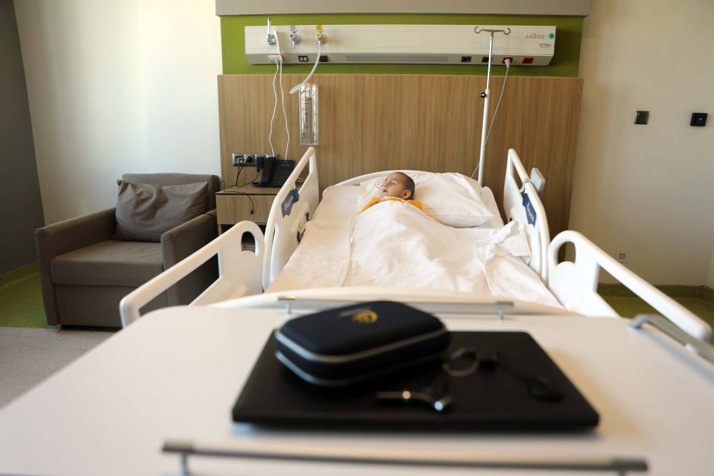 Hamza bebek ameliyatla ilk kez duydu