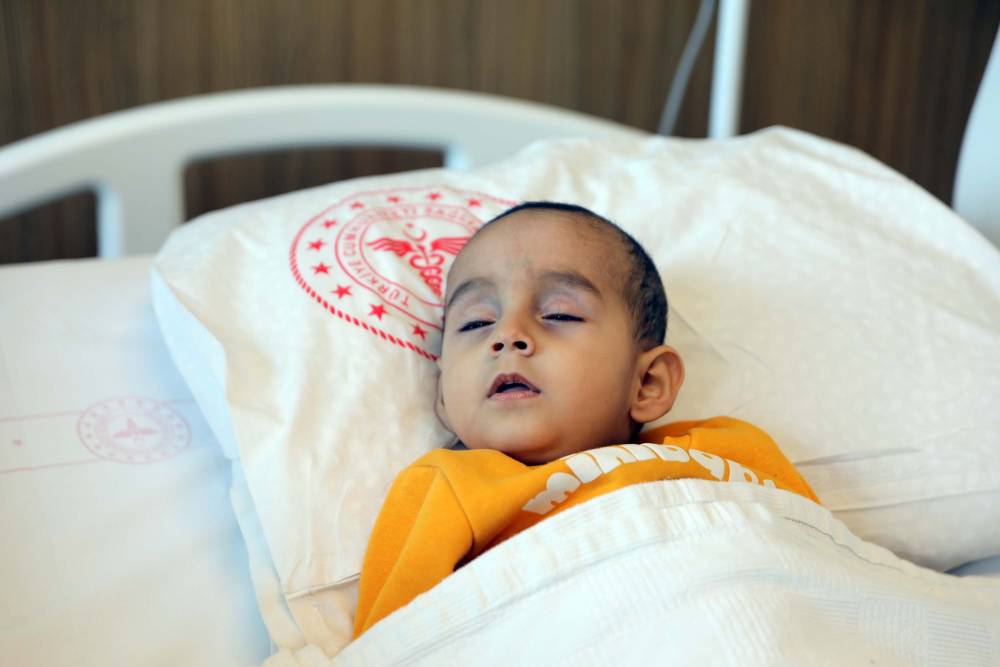 Hamza bebek ameliyatla ilk kez duydu