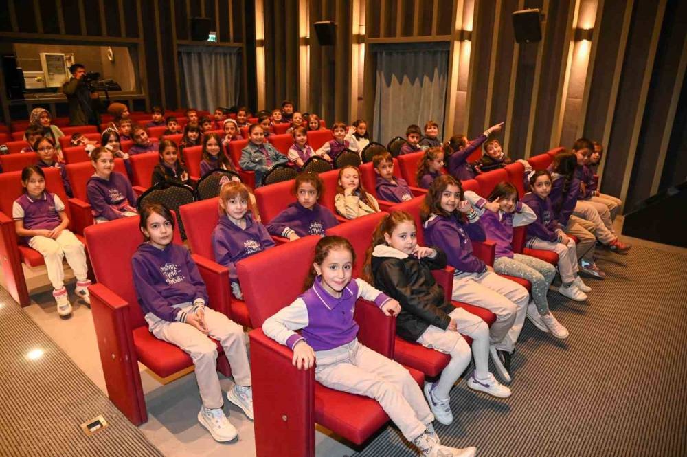 Selçuklu Belediyesi tiyatro ile sıfır atık bilinci kazandırıyor