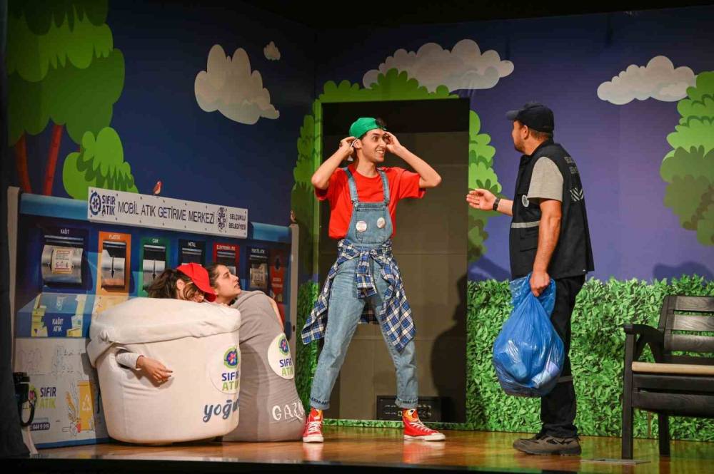 Selçuklu Belediyesi tiyatro ile sıfır atık bilinci kazandırıyor