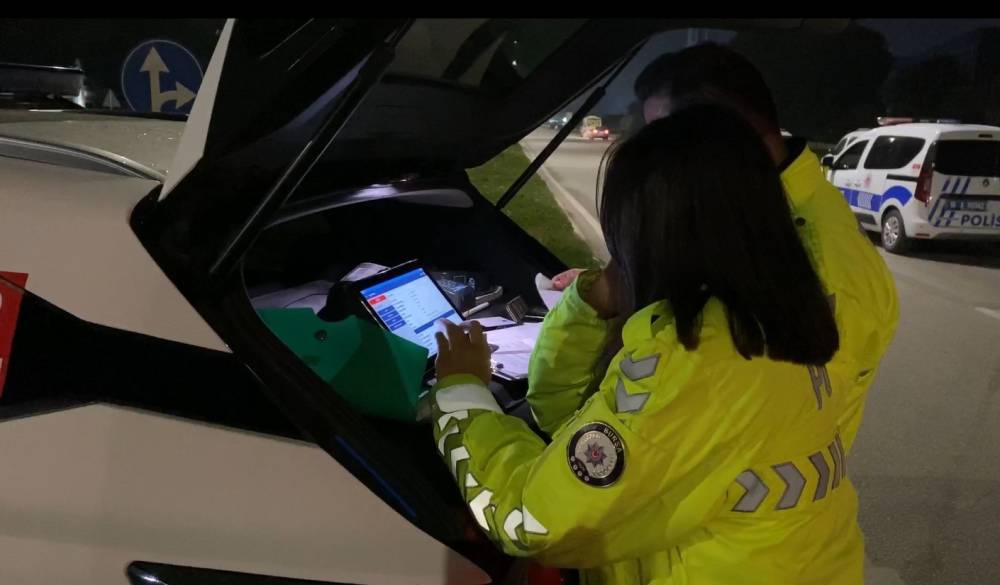 Alkollü çıktı; 'Ben biraz daha içeyim de öyle gidelim' dedi