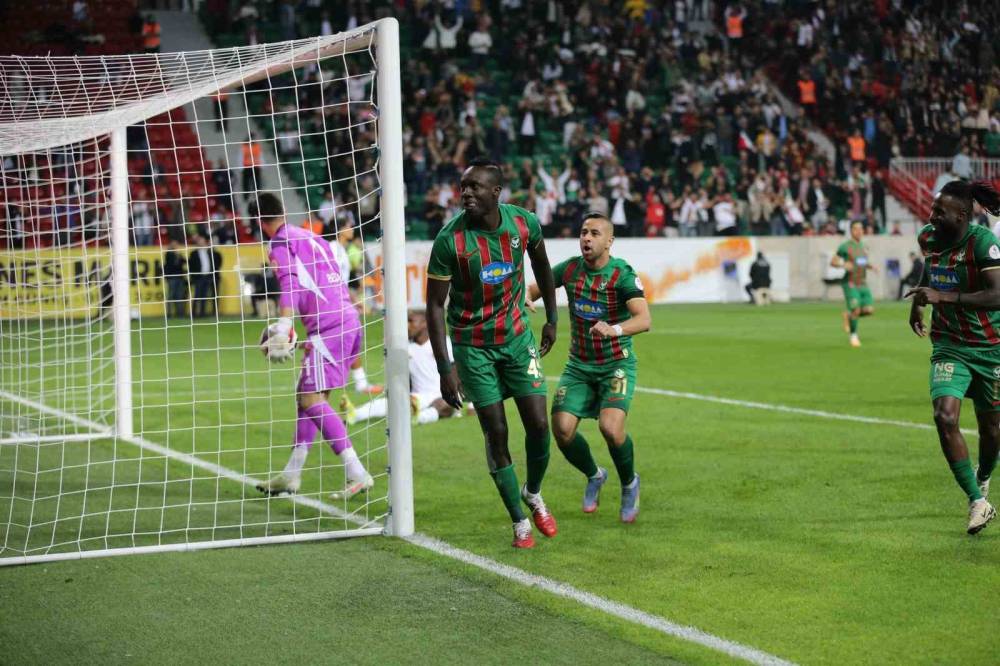 Amed Sportif Faaliyetler, Hatayspor'u 2-1 Mağlup Etti