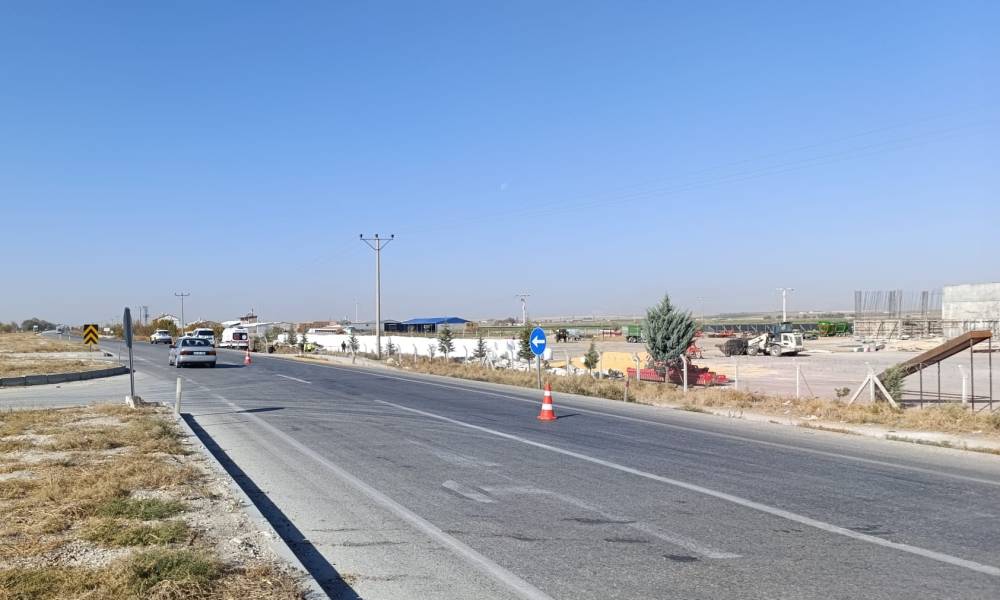 Konya'da takla atan otomobilin sürücüsü öldü, arkadaşı ağır yaralandı