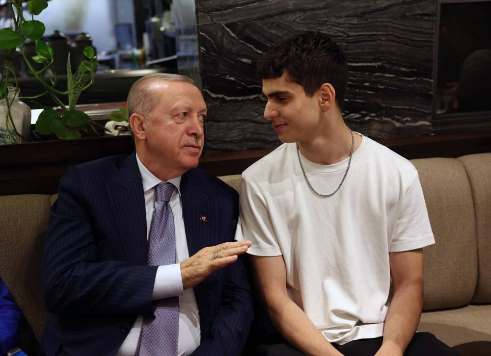 Cumhurbaşkanı Erdoğan'dan sürpriz kafe ziyareti