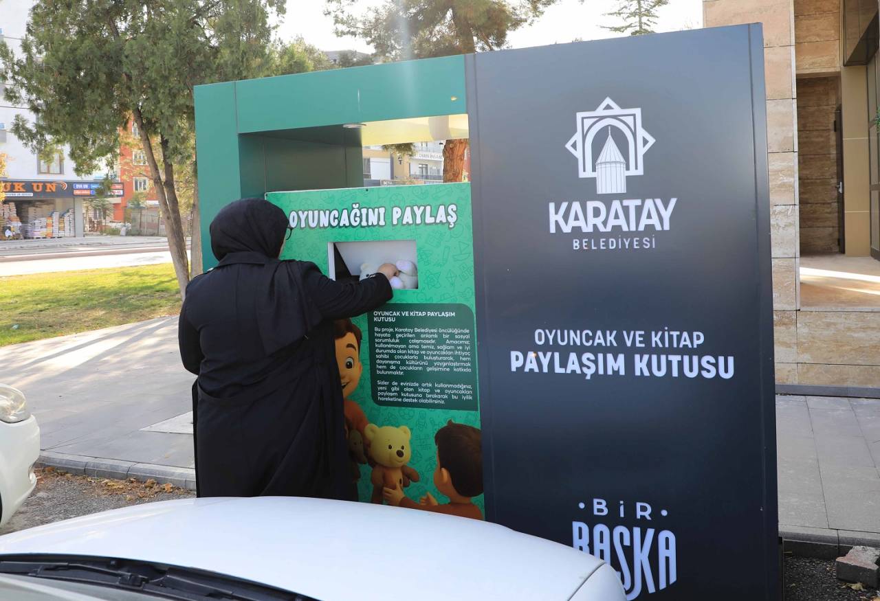 konya-oyuncak-ve-kitap-paylasim-kumbarasi-1.jpg