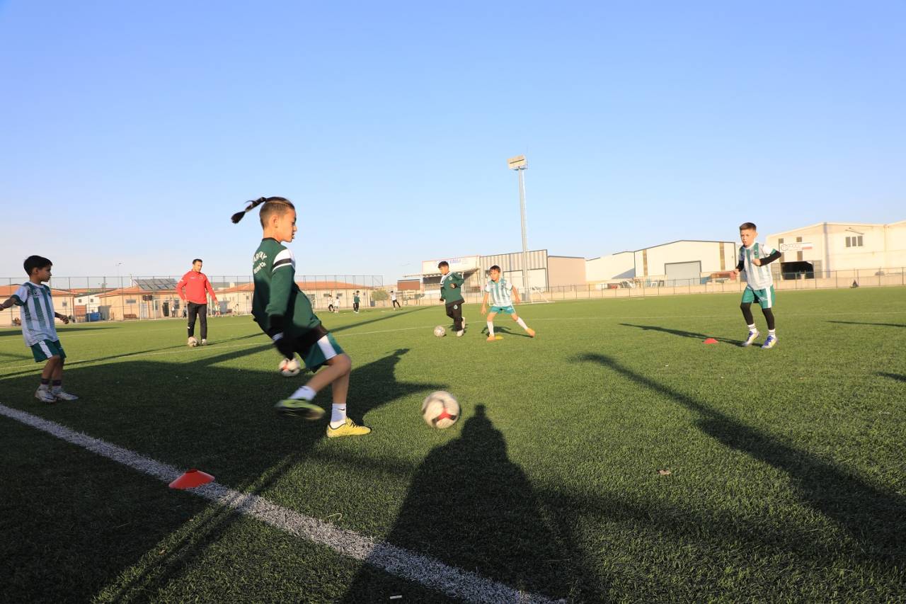 futbolda-karatay-zirvede-13.jpg
