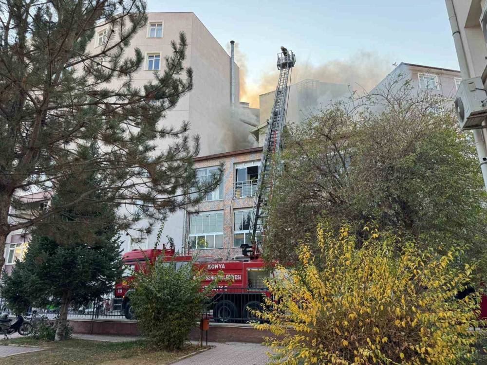 konyadaki-cati-yangini-panige-neden-oldu-002.jpg