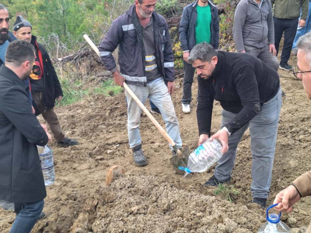 Cansız bedenleri bulunan anne ve oğlu toprağa verildi