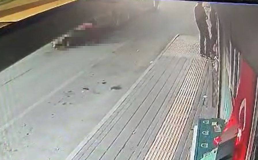 Yolun karşısına geçmek istedi, hayatını kaybetti