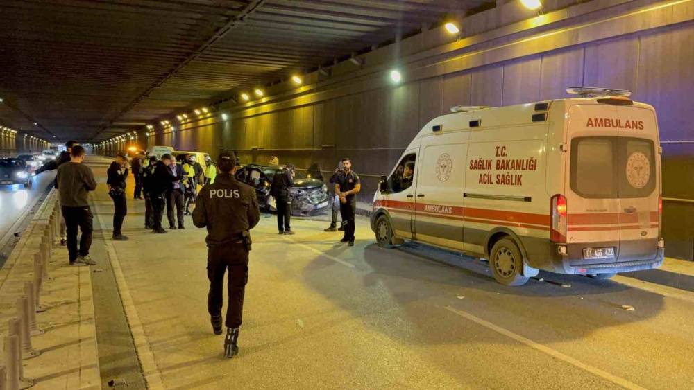 Kontrolden çıkan cip, hafif ticari araçla çarpıştı: 2 ölü, 1 yaralı