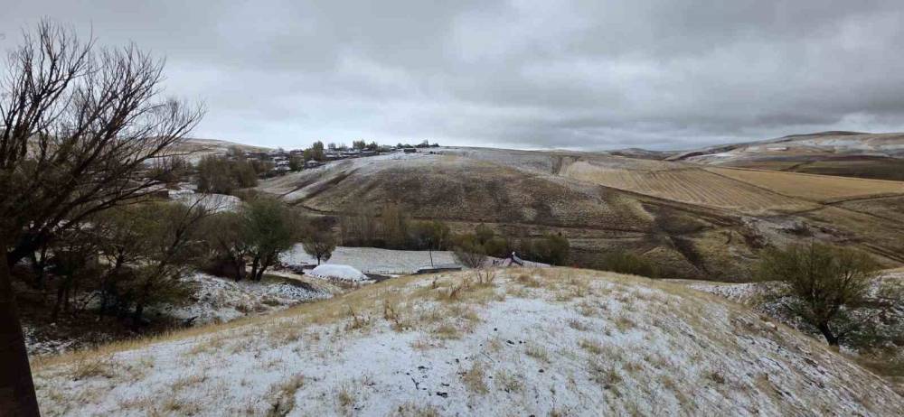 Köyler beyaza büründü