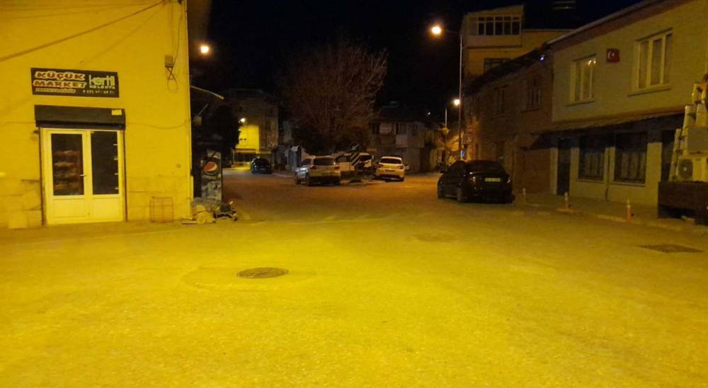 Balıkesir’de 10 dakika arayla iki depremle sallandı